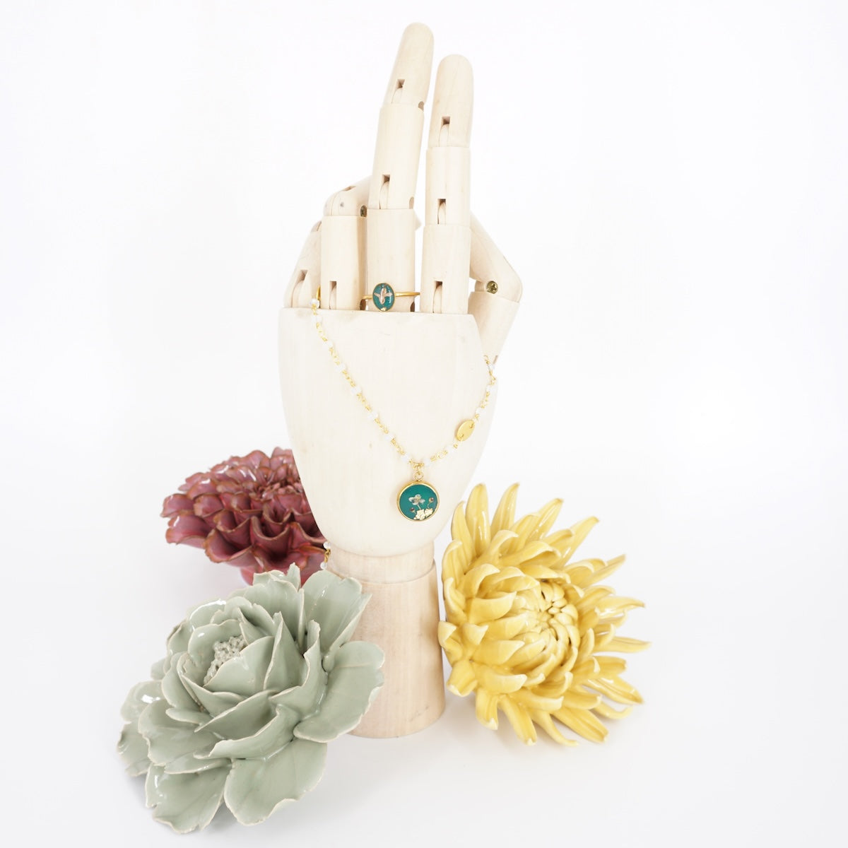 Collana fiori bottone rosario Ottanio COLLANA BOTTONE ROSARIO OTTANIO ANNA FADDA