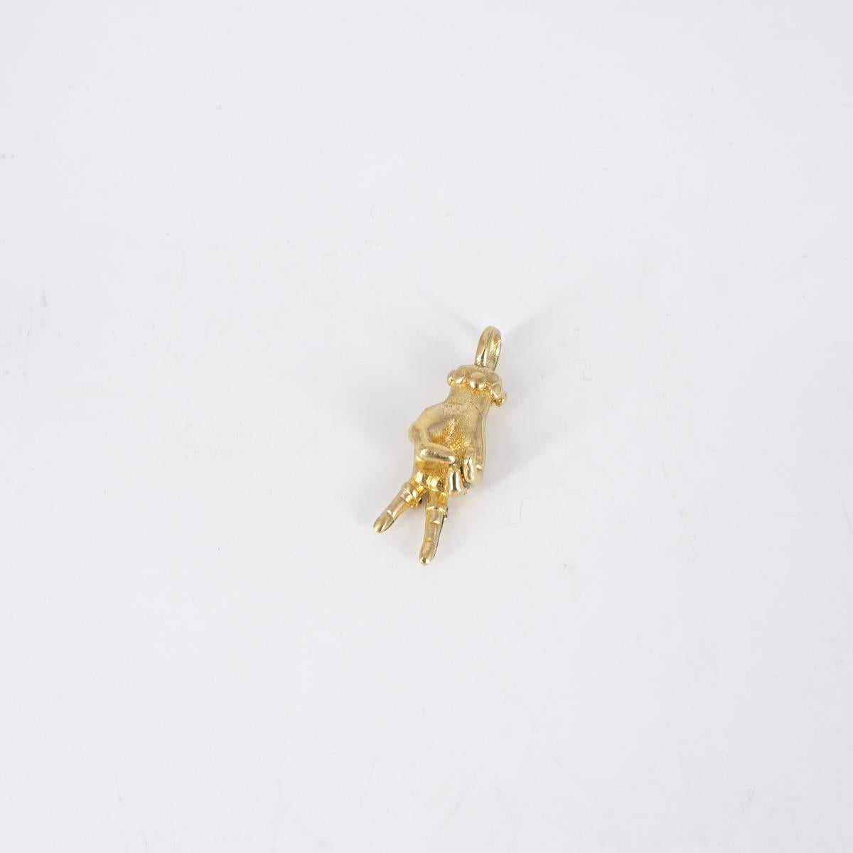 Charm mano V