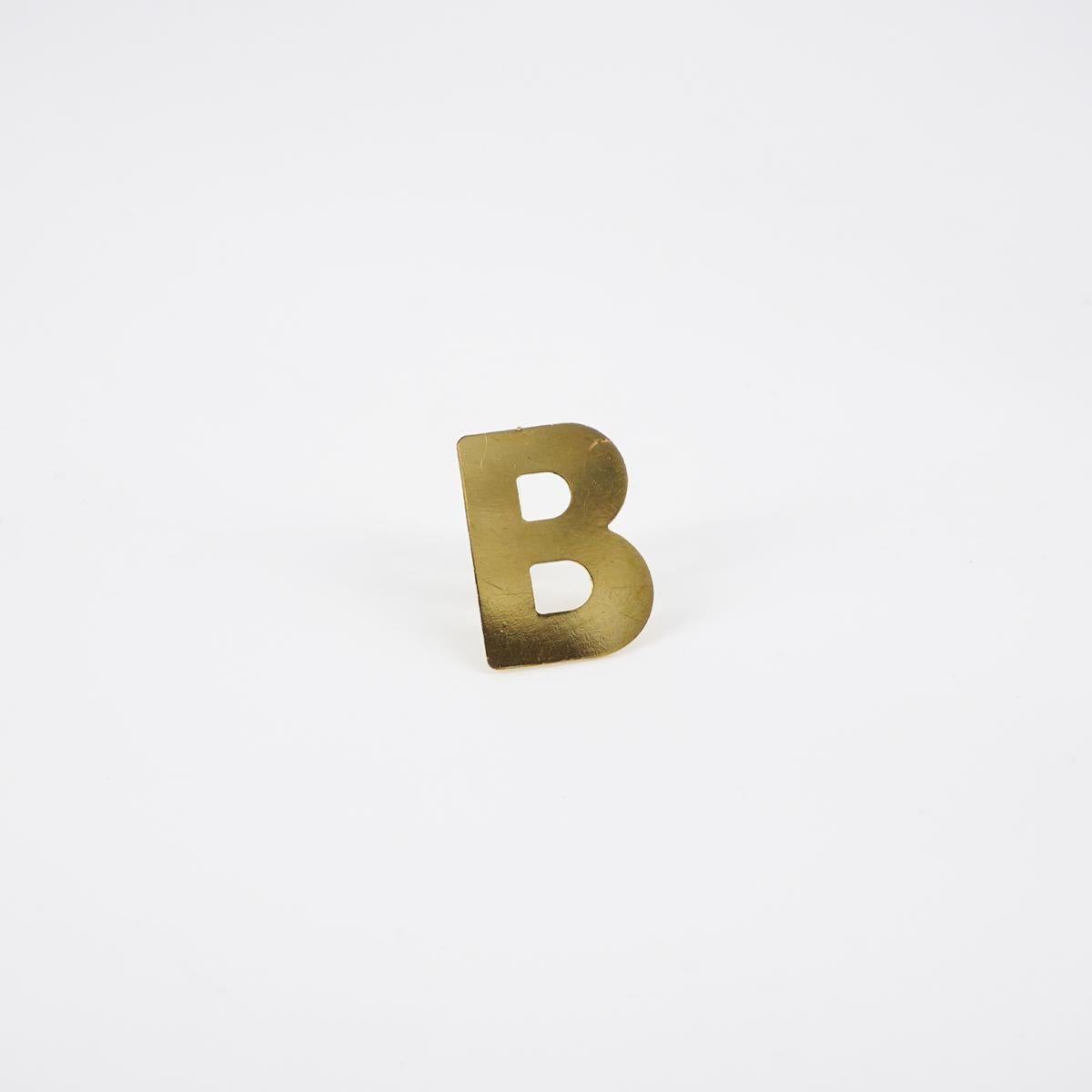 Decorative nail letter B