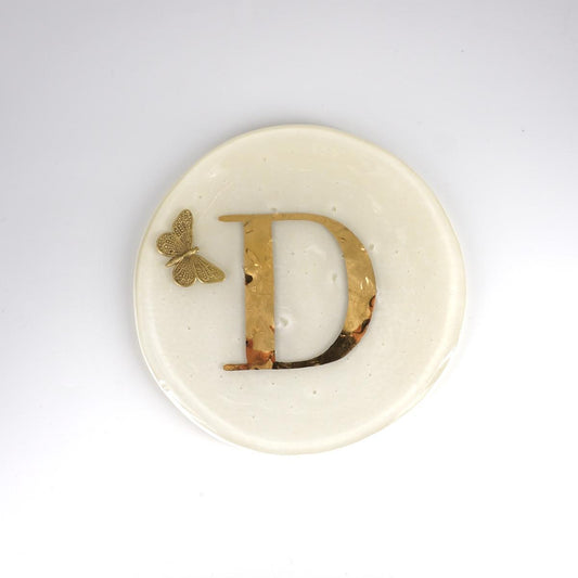 Piatto lettera e charm D AVORIO