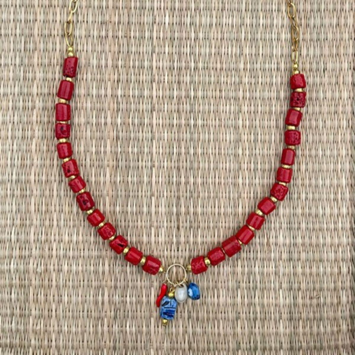 GOI ROSARIO PIETRE E LUCKYROSSO