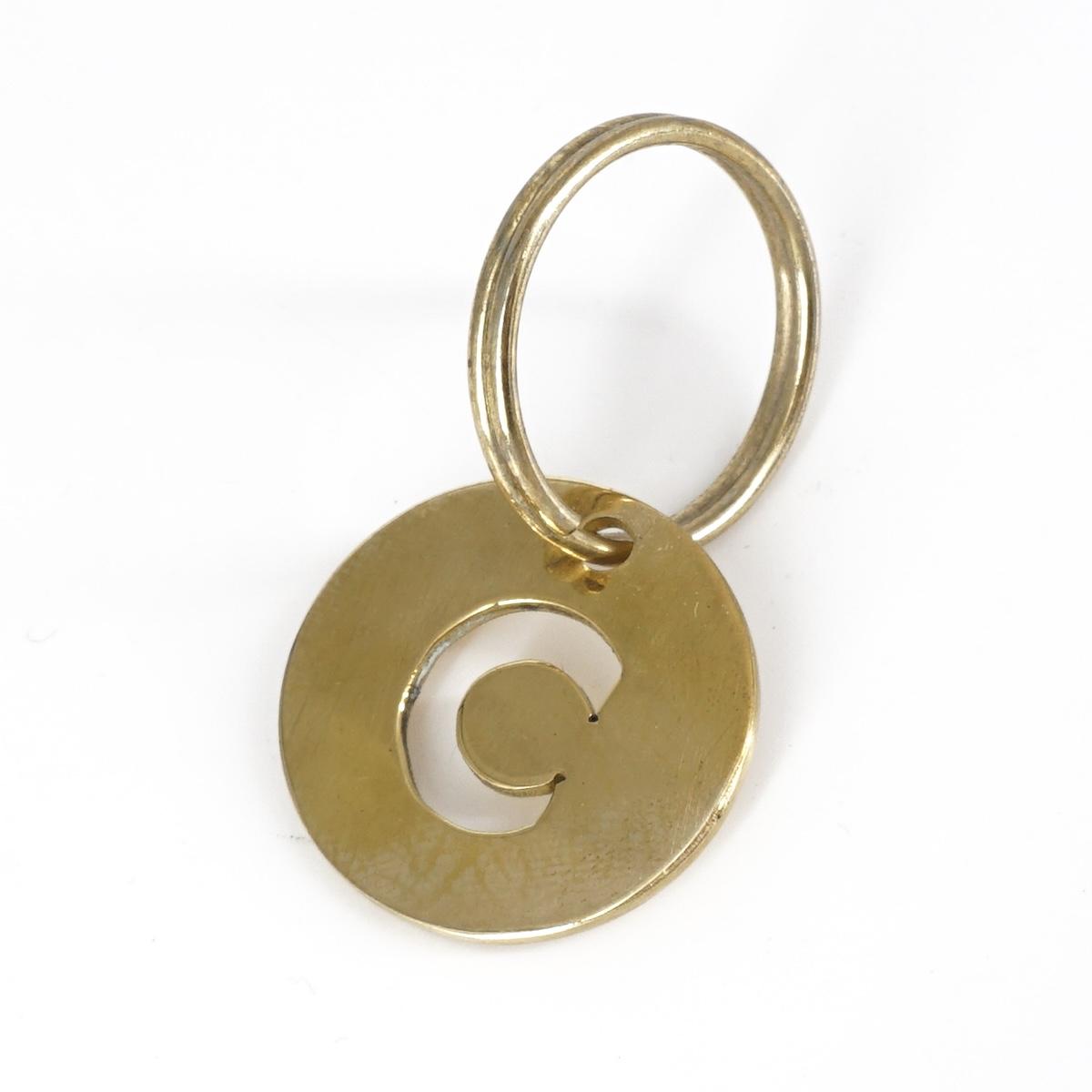 Portachiavi lettera medaglia C