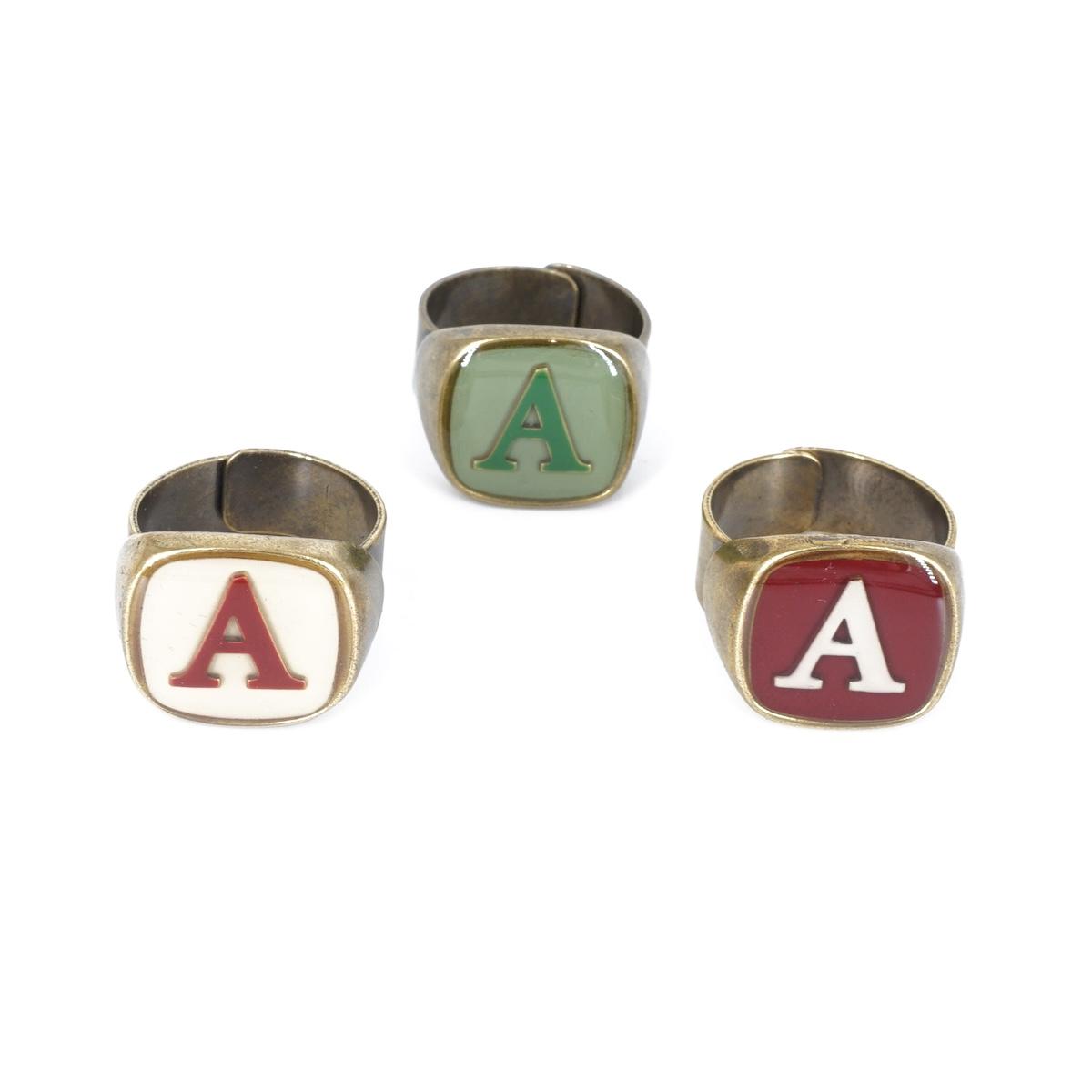 ANELLO LETTERA A AVORIO ANELLO LETTERA A AVORIO E BORDEAUX UNIQUE UNCONVENTIONAL DETAILS
