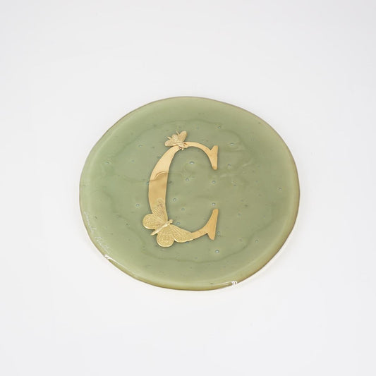 Piatto lettera e charm C SABBIA
