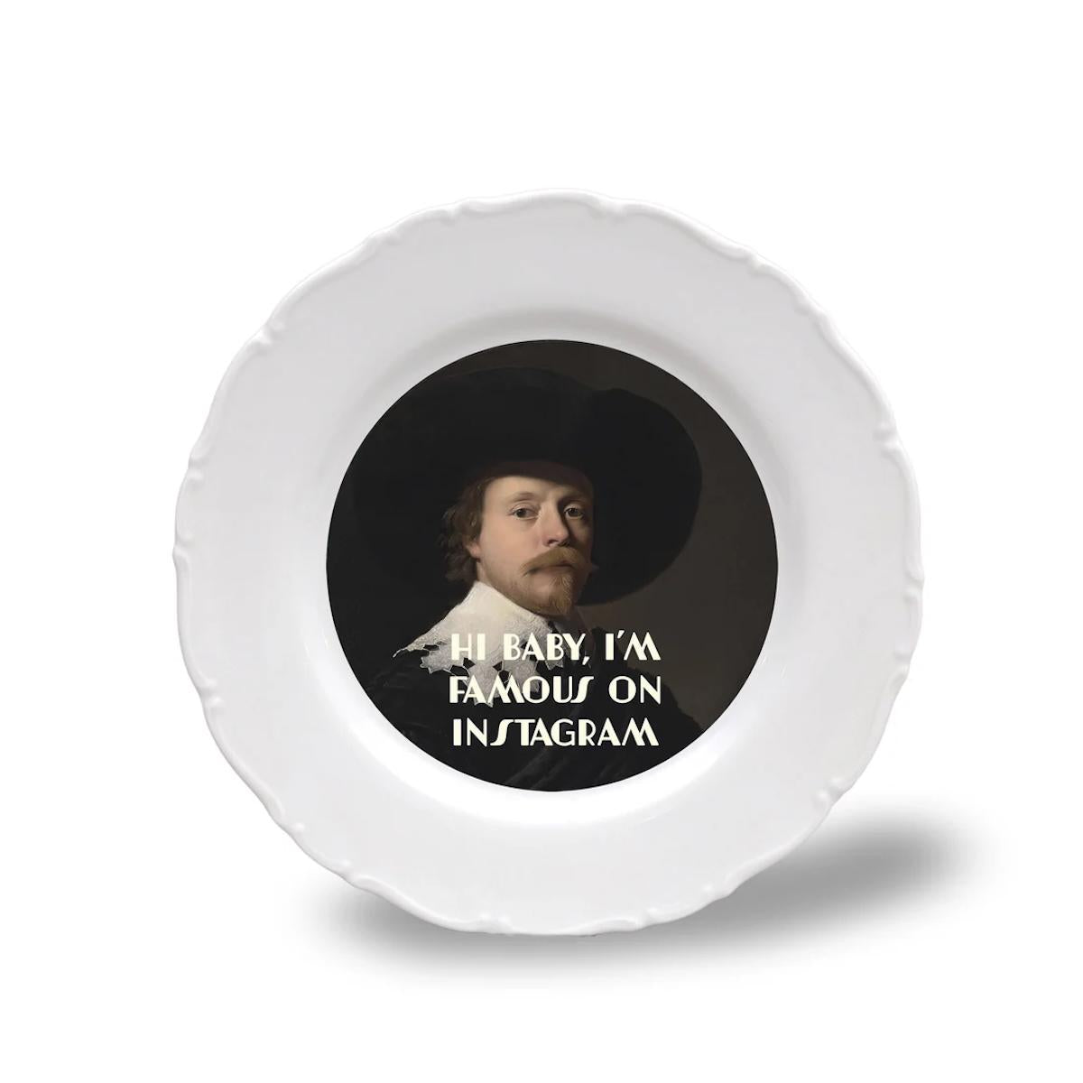 Piatto tondo HI BABY, I'M FAMOUS ON INSTAGRAM PIATTO TONDO HI BABY, IM FAMOUS BLUESHAKER