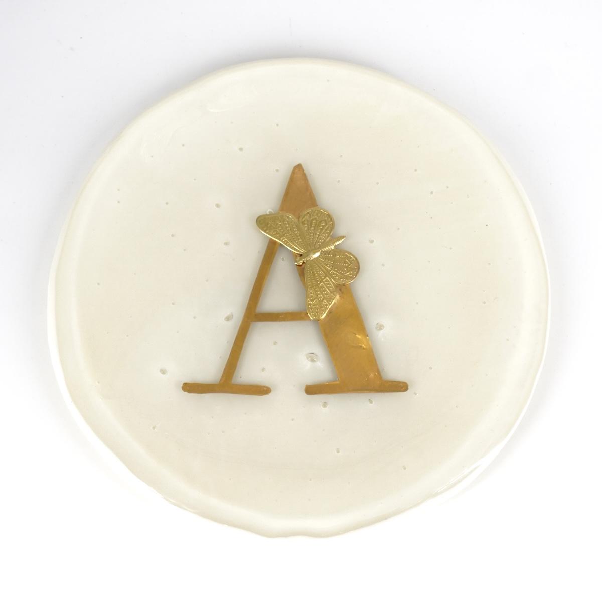 Piatto lettera e charm A AVORIO