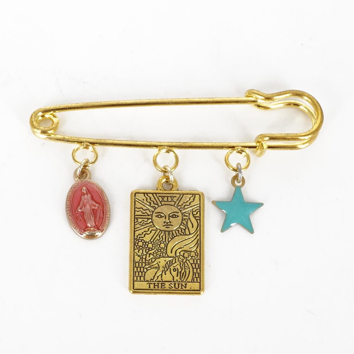 SPILLA CON CHARMS TAROCCO THE SUN SPILLA 3 CHARMS TAROCCO THE SUN SOPHIE GIOIELLI