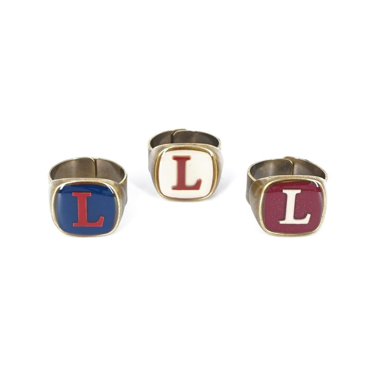 ANELLO LETTERA L BLU ANELLO LETTERA L BLU E BORDEAUX UNIQUE UNCONVENTIONAL DETAILS