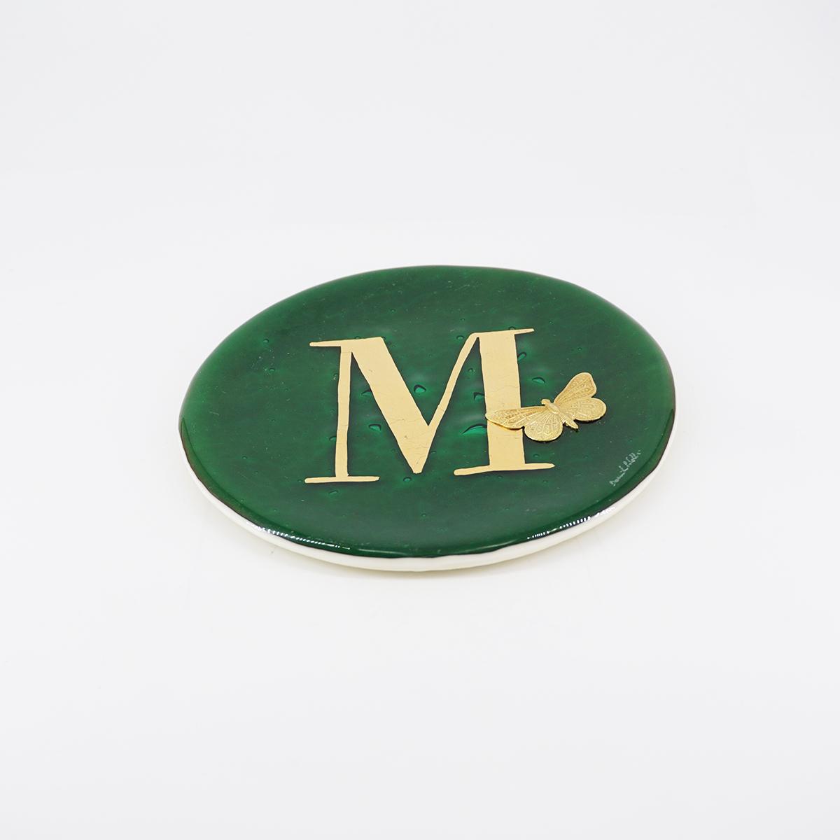 Piatto lettera e charm M GIADA