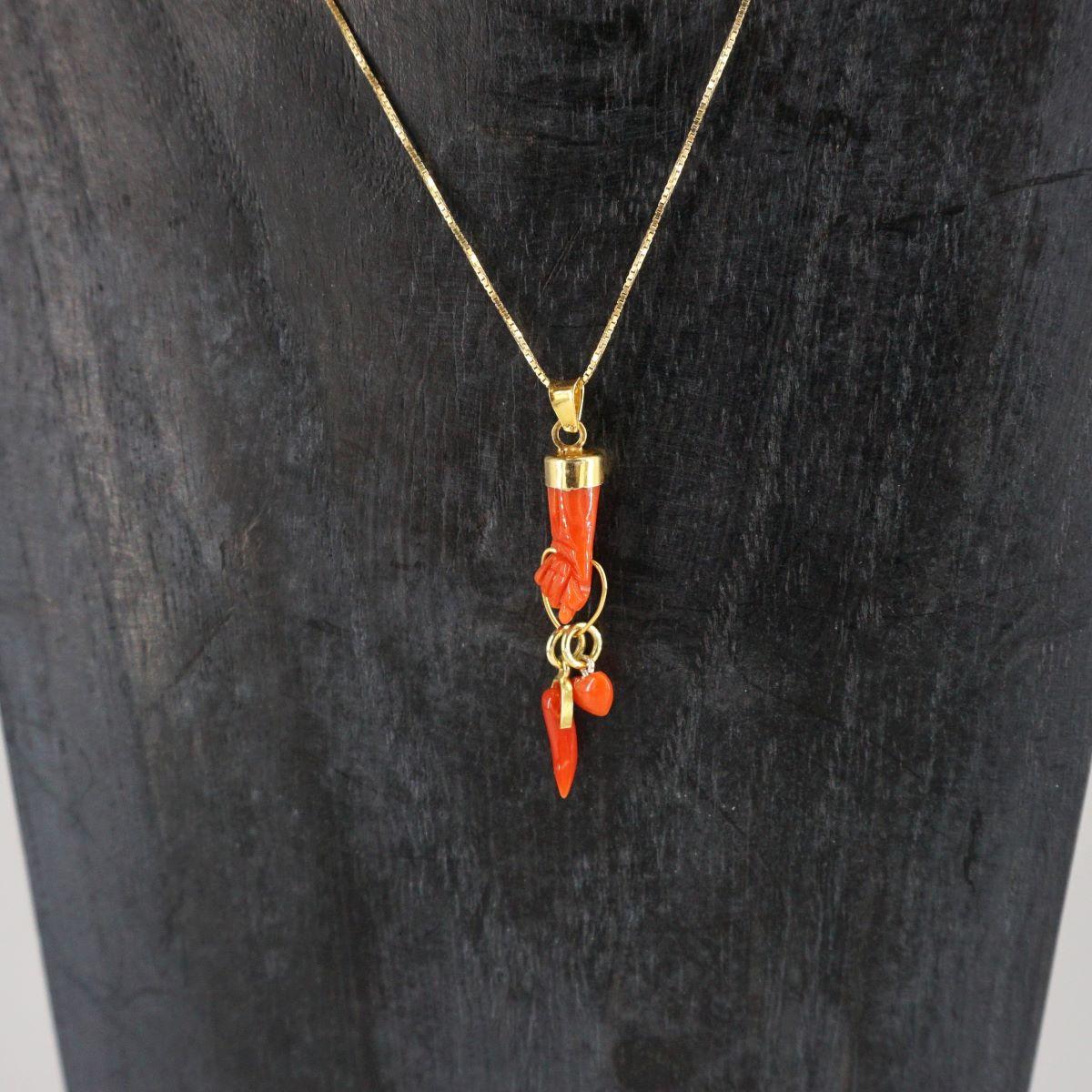 CORALLO COLLANA AMULETI
