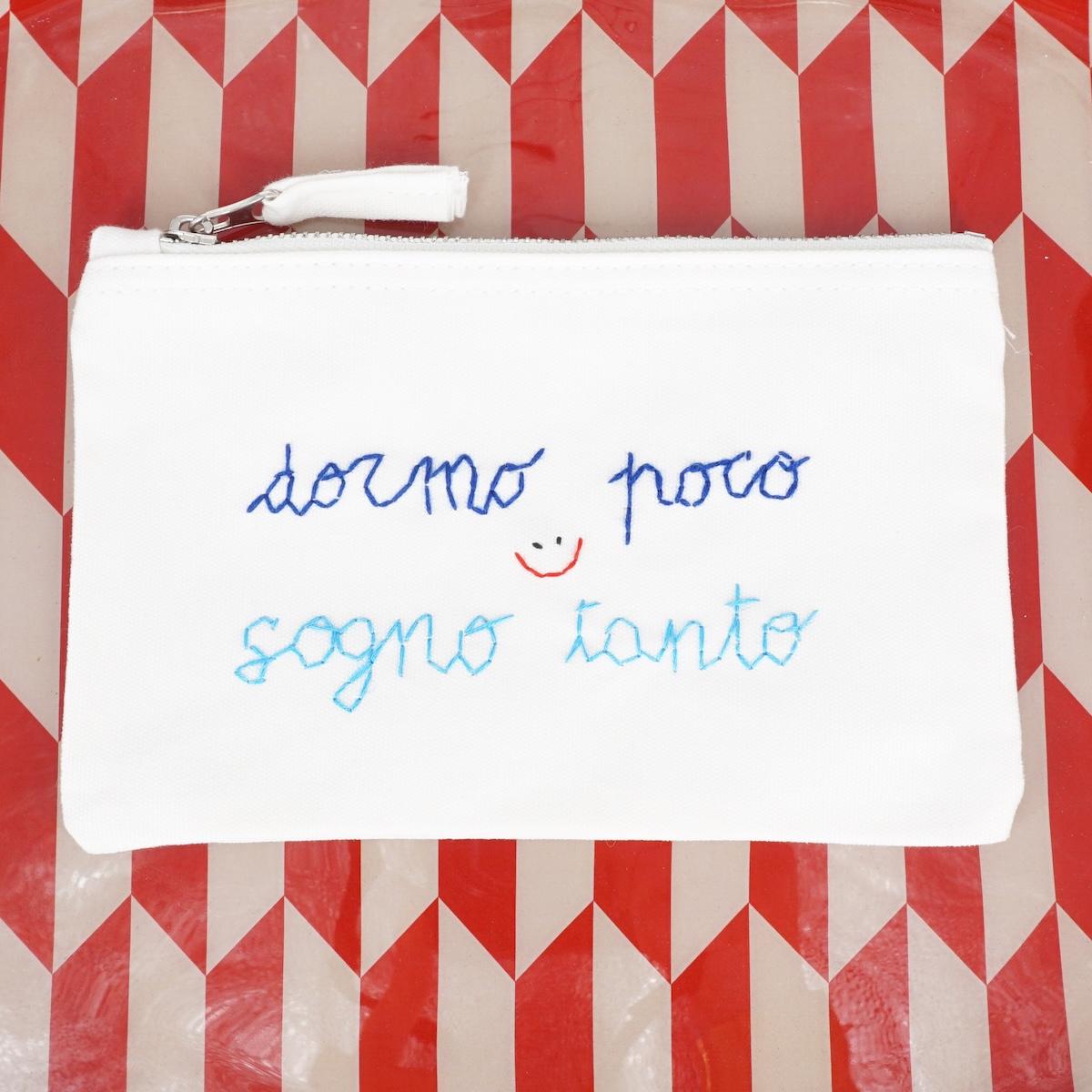 Piattina ricamata DORMO POCO.. PIATTINA DORMO POCO.. TERESA