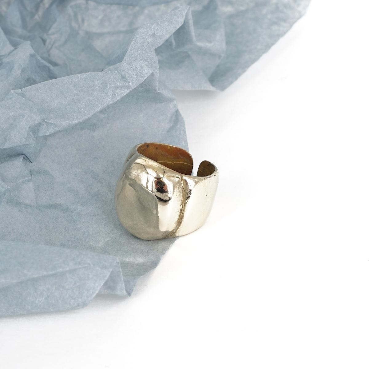 ANELLO BOMBATO IN OTTONE ANELLO BOMBATO IN OTTONE RIVA