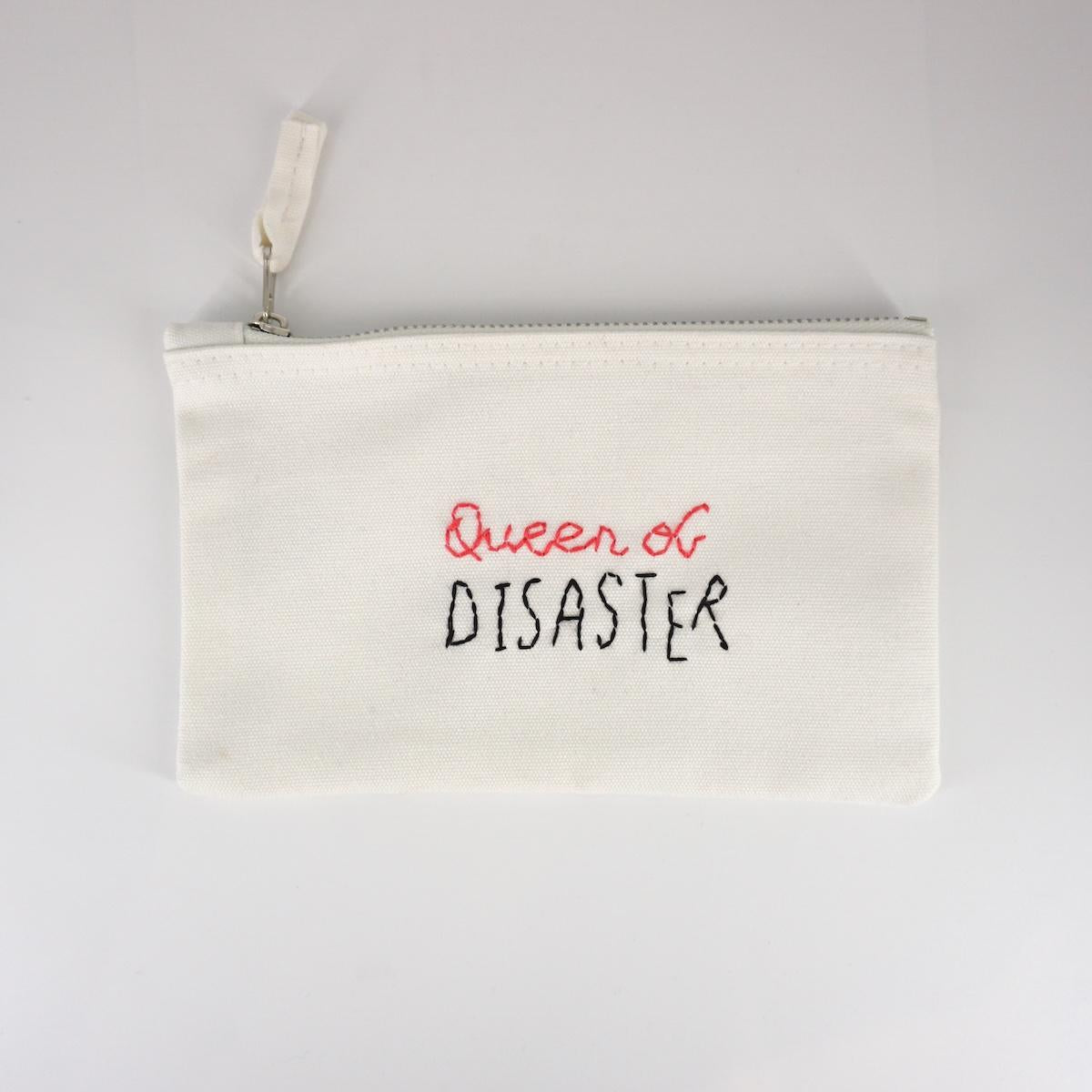 Piattina ricamata QUEEN OF DISASTER