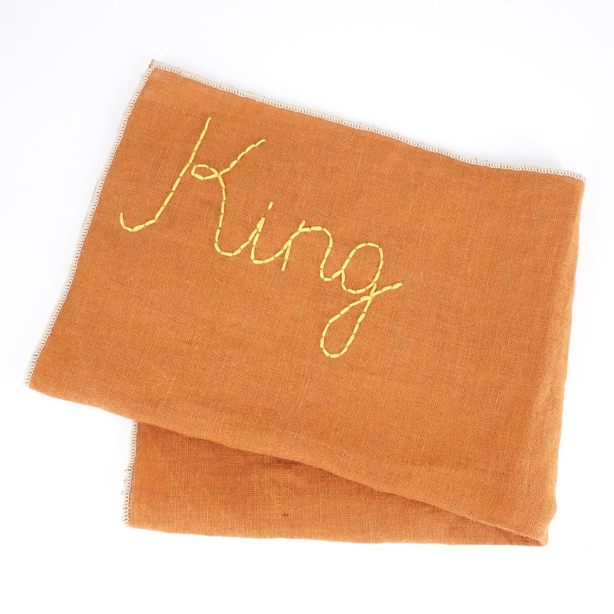 KING V caramel embroidered placemat