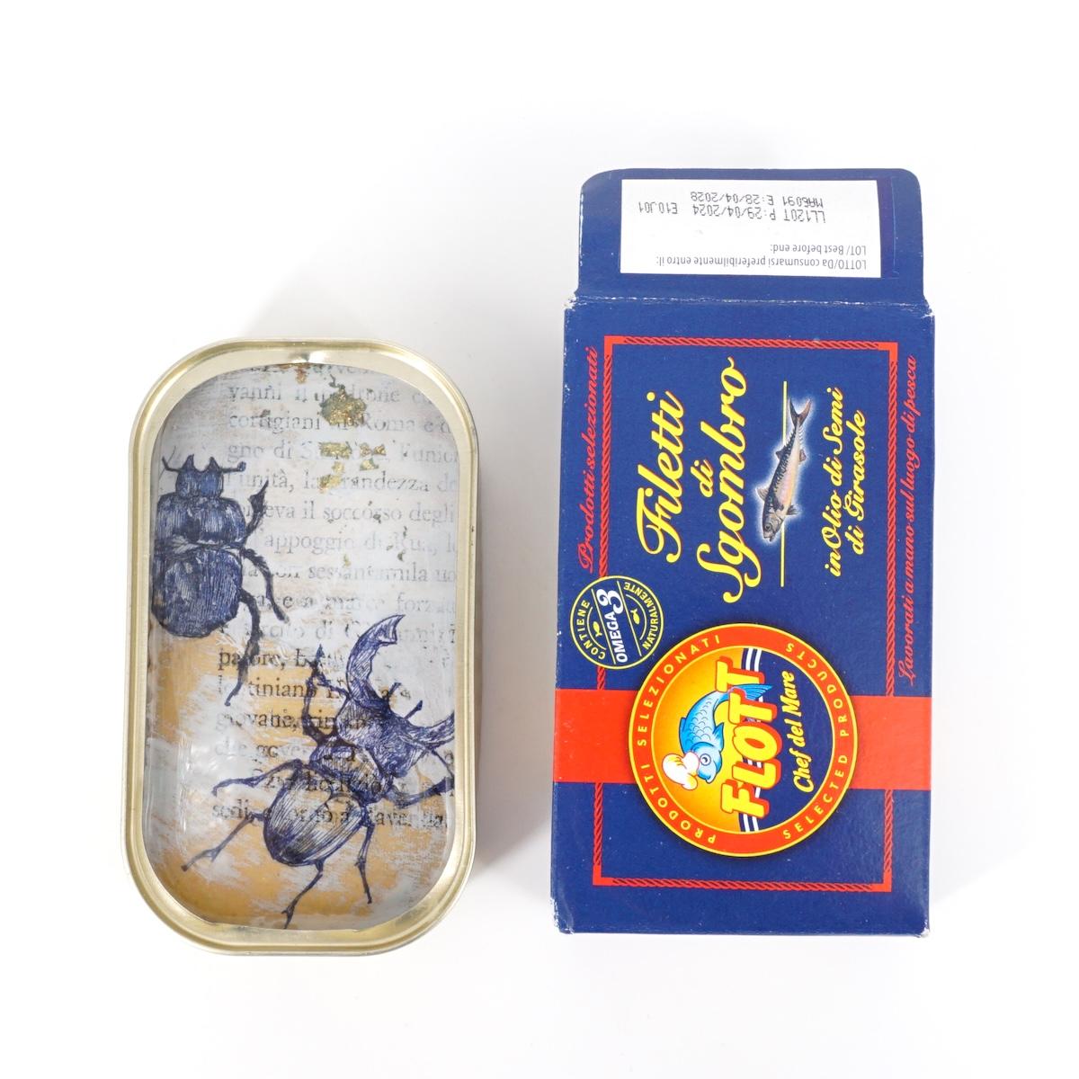 Latta di sgombro SCARABEO LATTA DI SGOMBRO SCARABEO ROSSANA MAGGI