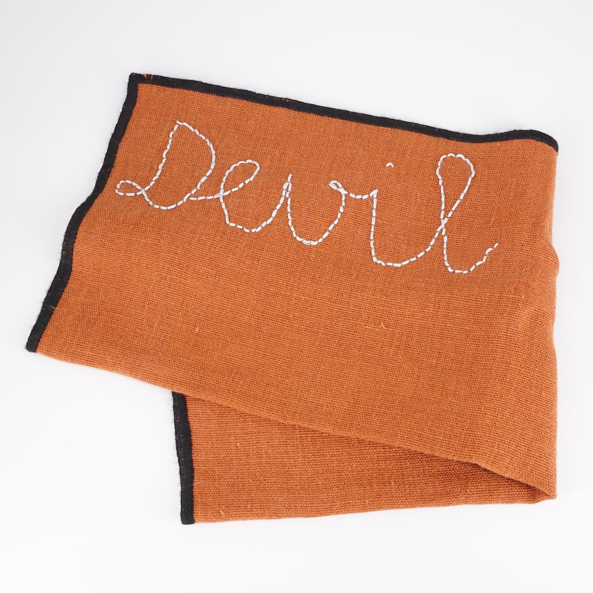 Tovaglietta ricamata DEVIL brick