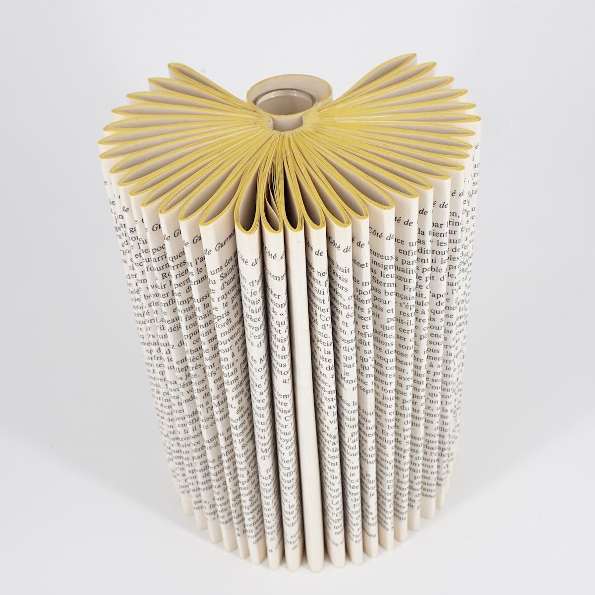 RIGATO small book vase