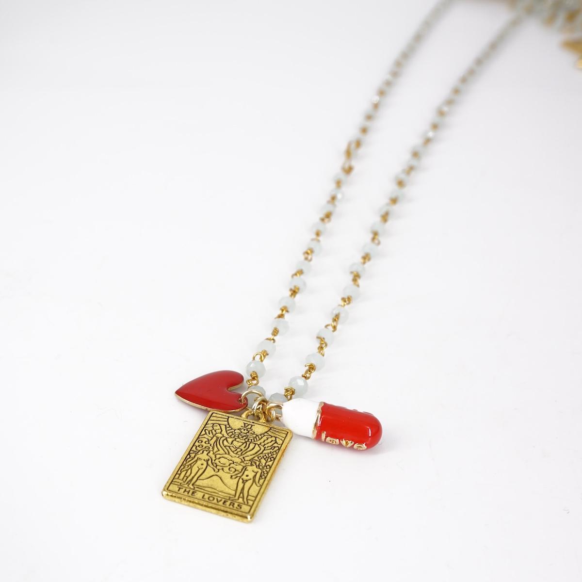 SOPHIE GIOIELLI ROSARIO CORTO TRE CHARMSTAROCCO THE LOVERS CUORE PILLOLA ROSSA