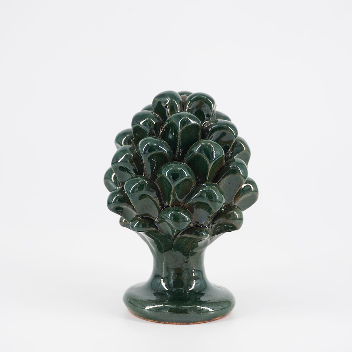 Petite pomme de pin verte