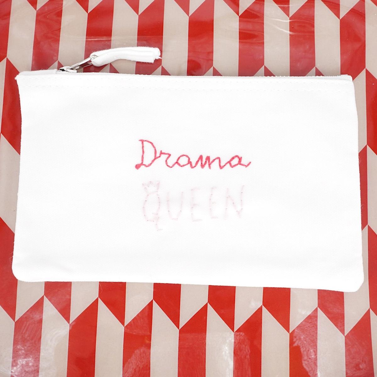 Piattina ricamata DRAMA QUEEN PIATTINA DRAMA QUEEN TERESA