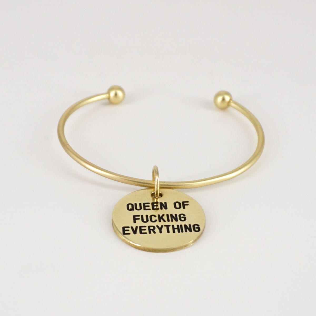 BERC SOPHIE BRACCIALE MEDAGLIETTAQUEEN OF FUCKING EVERYTHING