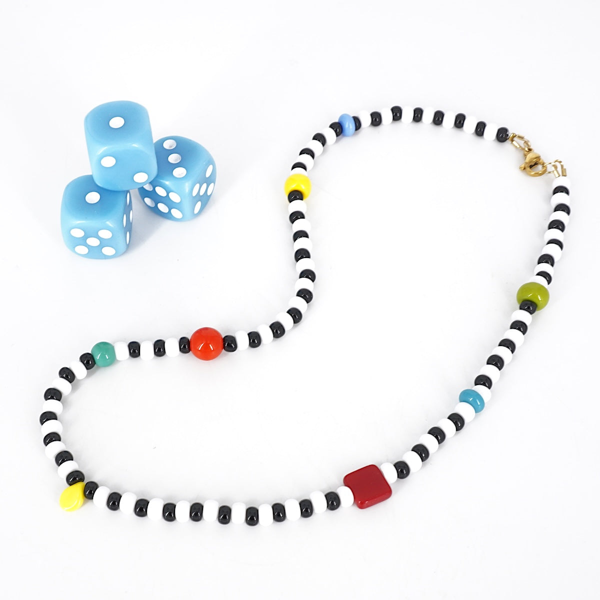 COLLANA BIANCA E NERA CON PERLINE COLORATE COLLANA BIANCA E NERA PERLINE COLORATE ALMARE' 
