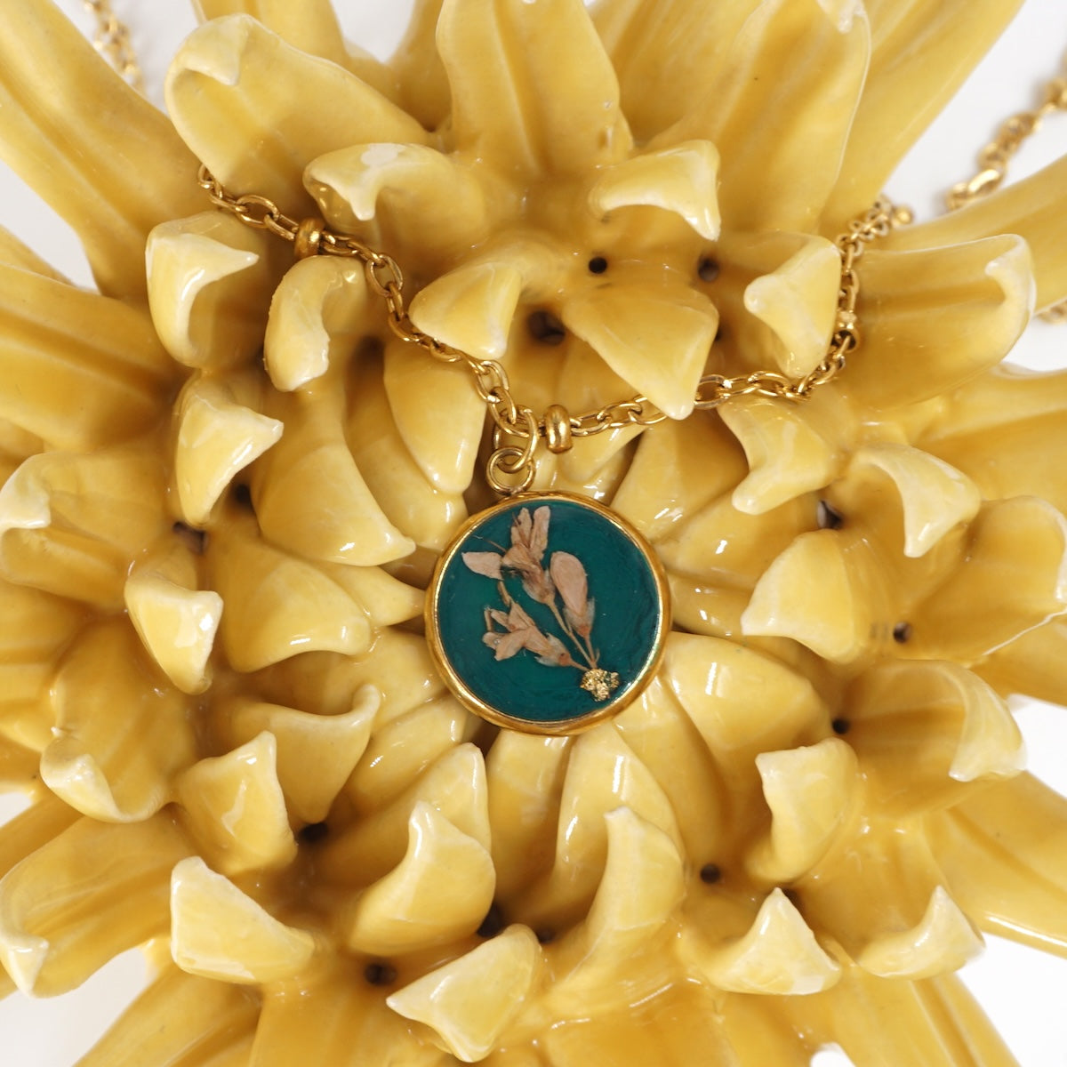 Collana fiori bottone catena Verde Scuro COLLANA BOTTONE CATENA VERDE SCURO ANNA FADDA 