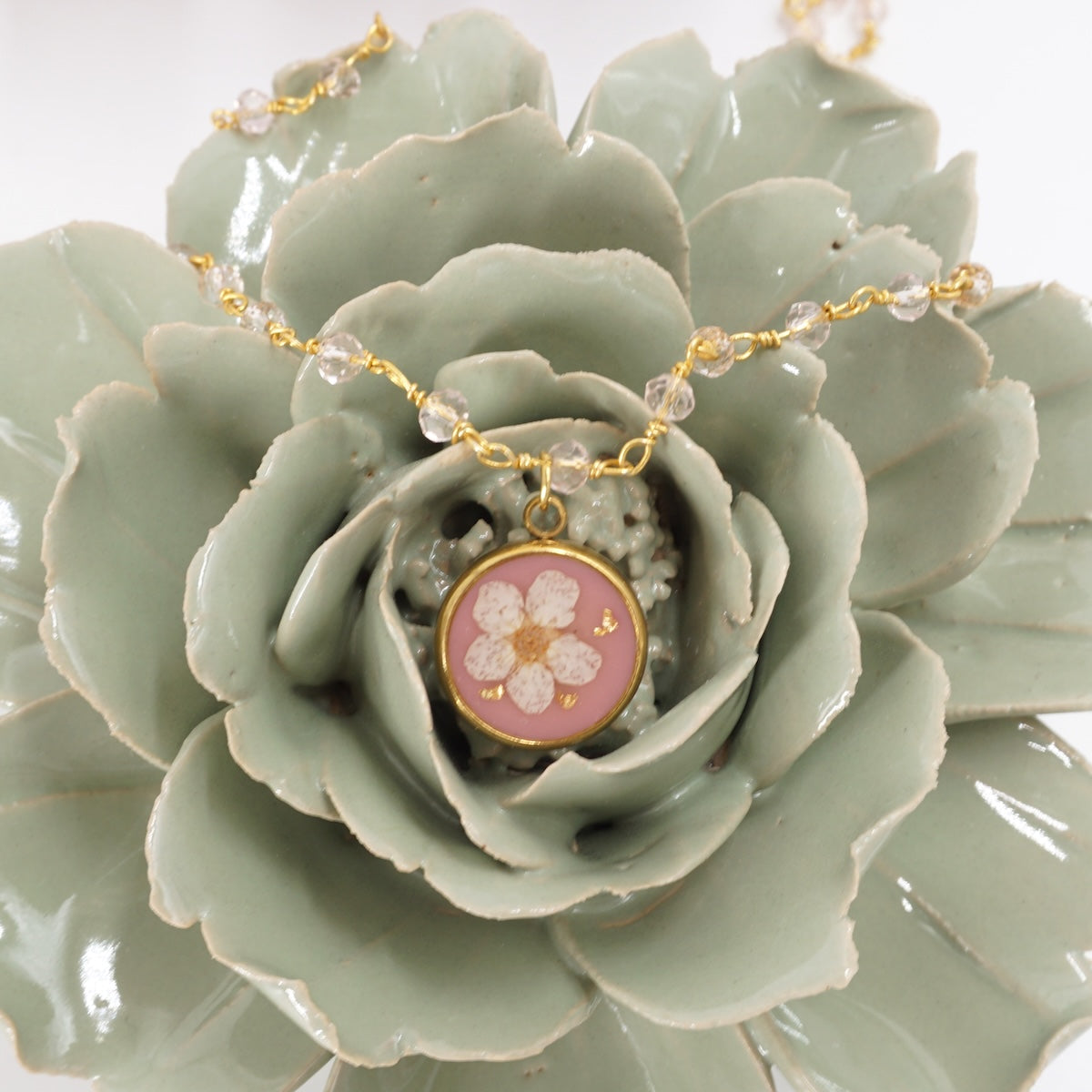 Collana fiori bottone rosario Rosa Antico COLLANA BOTTONE ROSARIO ROSA ANTICO ANNA FADDA 