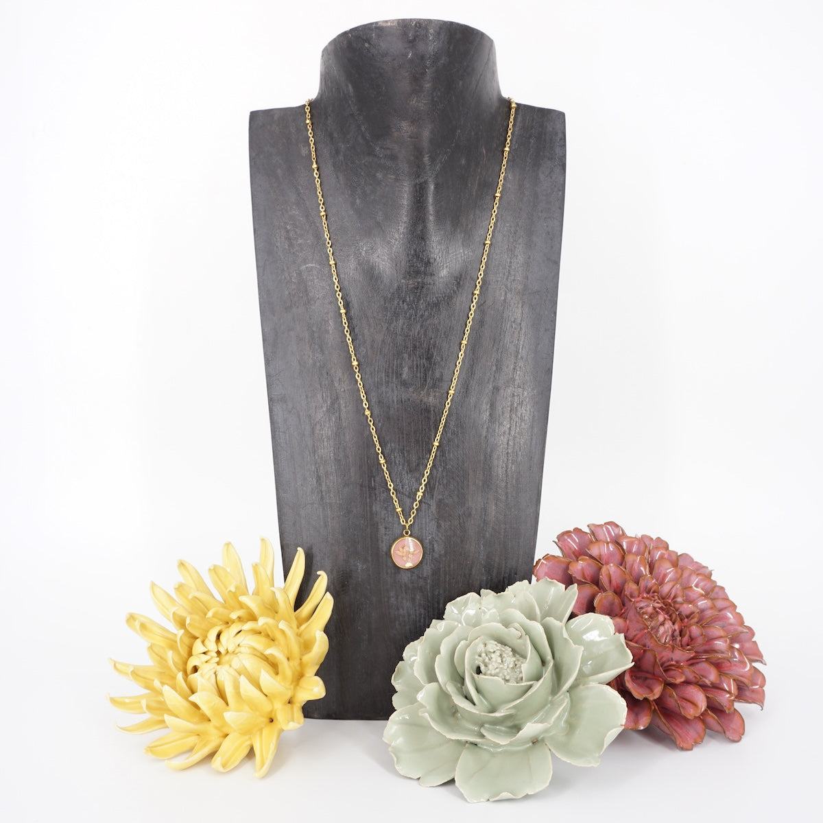 Collana fiori bottone rosario Rosa Antico COLLANA BOTTONE ROSARIO ROSA ANTICO ANNA FADDA 