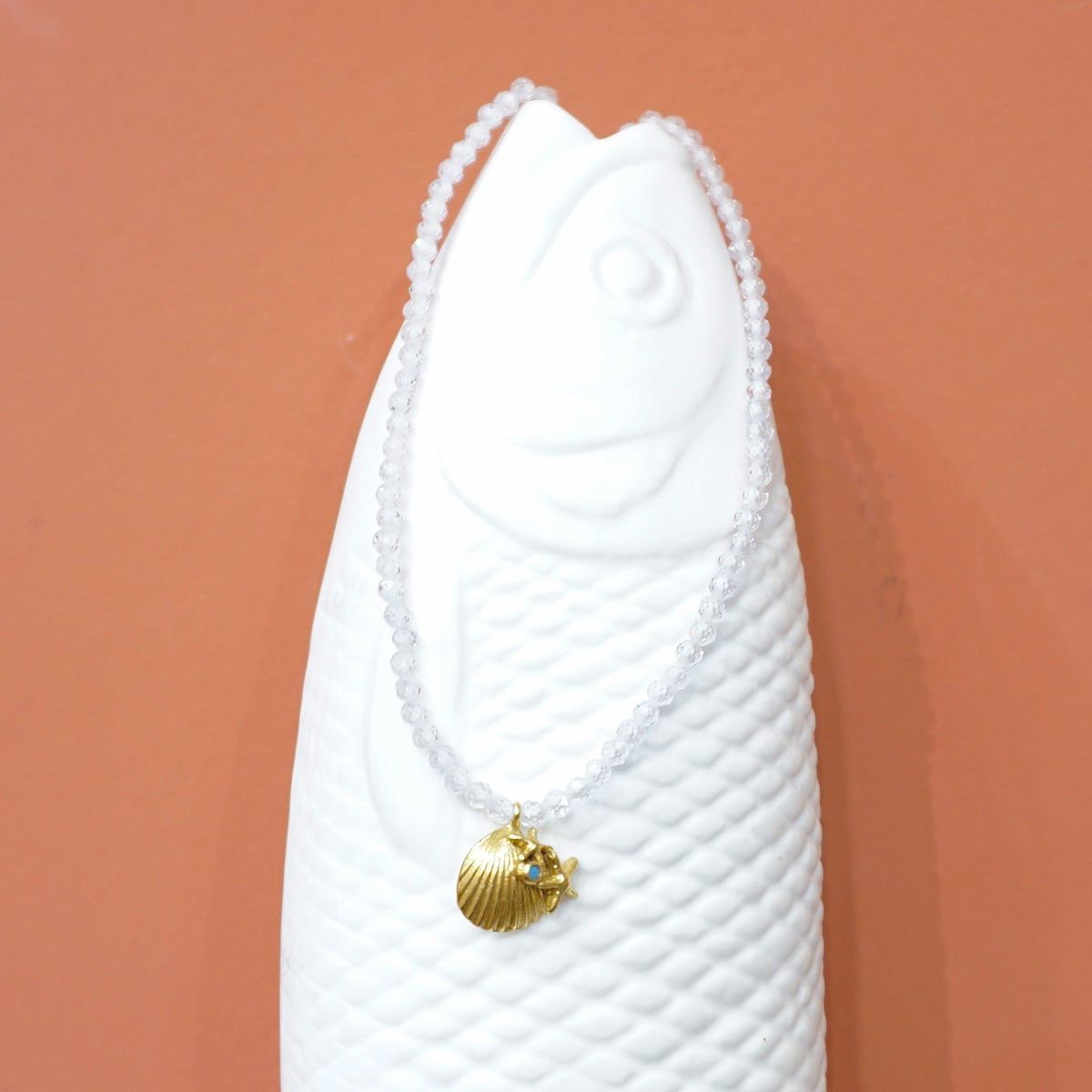 COLLANA PERLINE BIANCHE CON CONCHIGLIA COLLANA PERLINE BIANCA CONCHIGLIA STELLA ARTEON 
