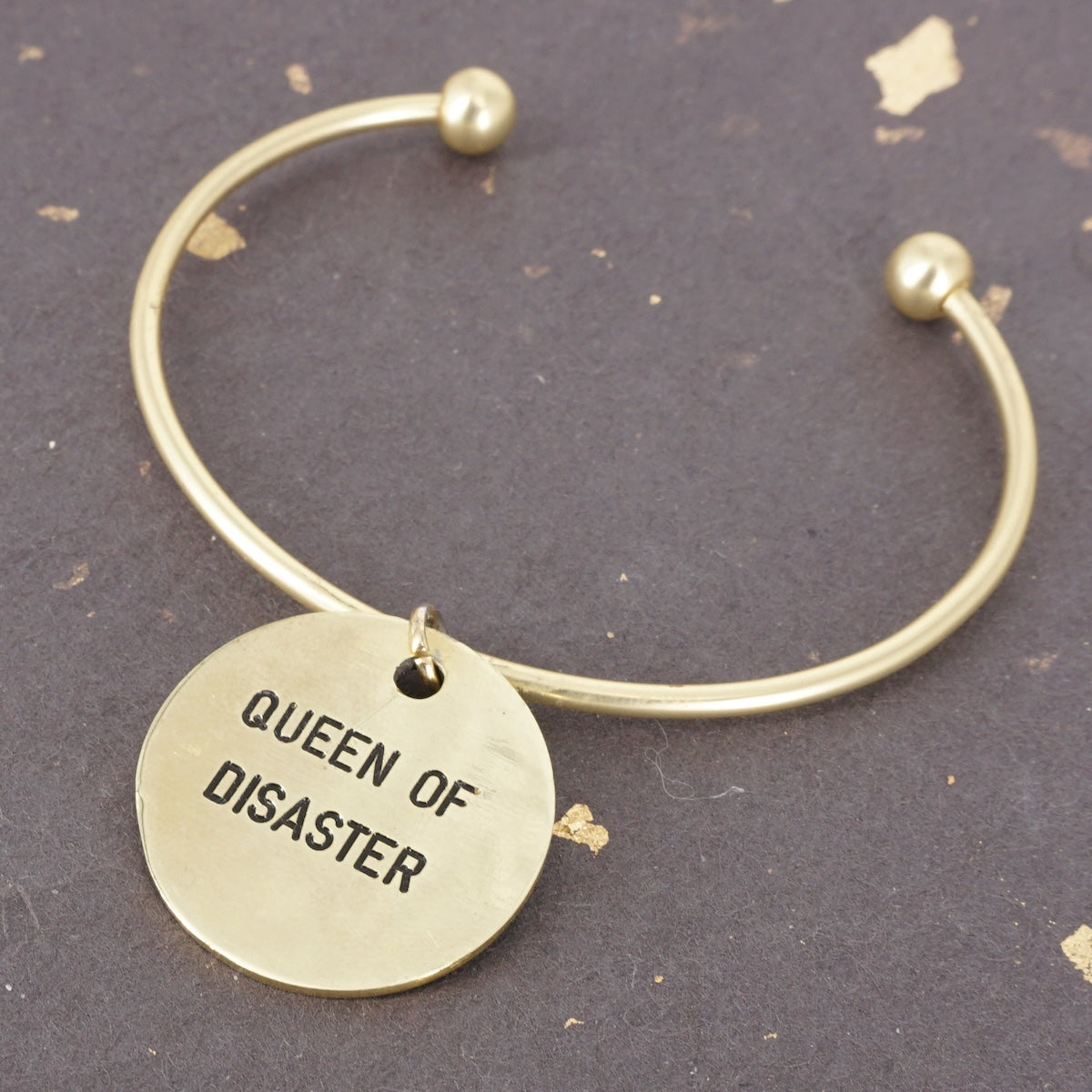 Bracciale medaglietta QUEEN OF DISASTER BRACCIALE MEDAGLIETTA QUEEN OF DISASTER BERC SOPHIE 