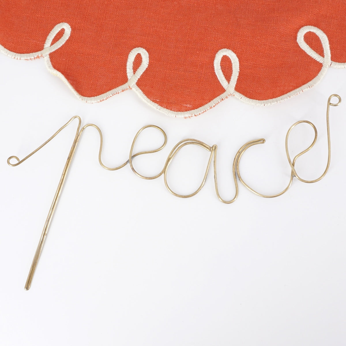 Scritta lineare peace SCRITTA LINEARE PEACE  BERC SOPHIE 
