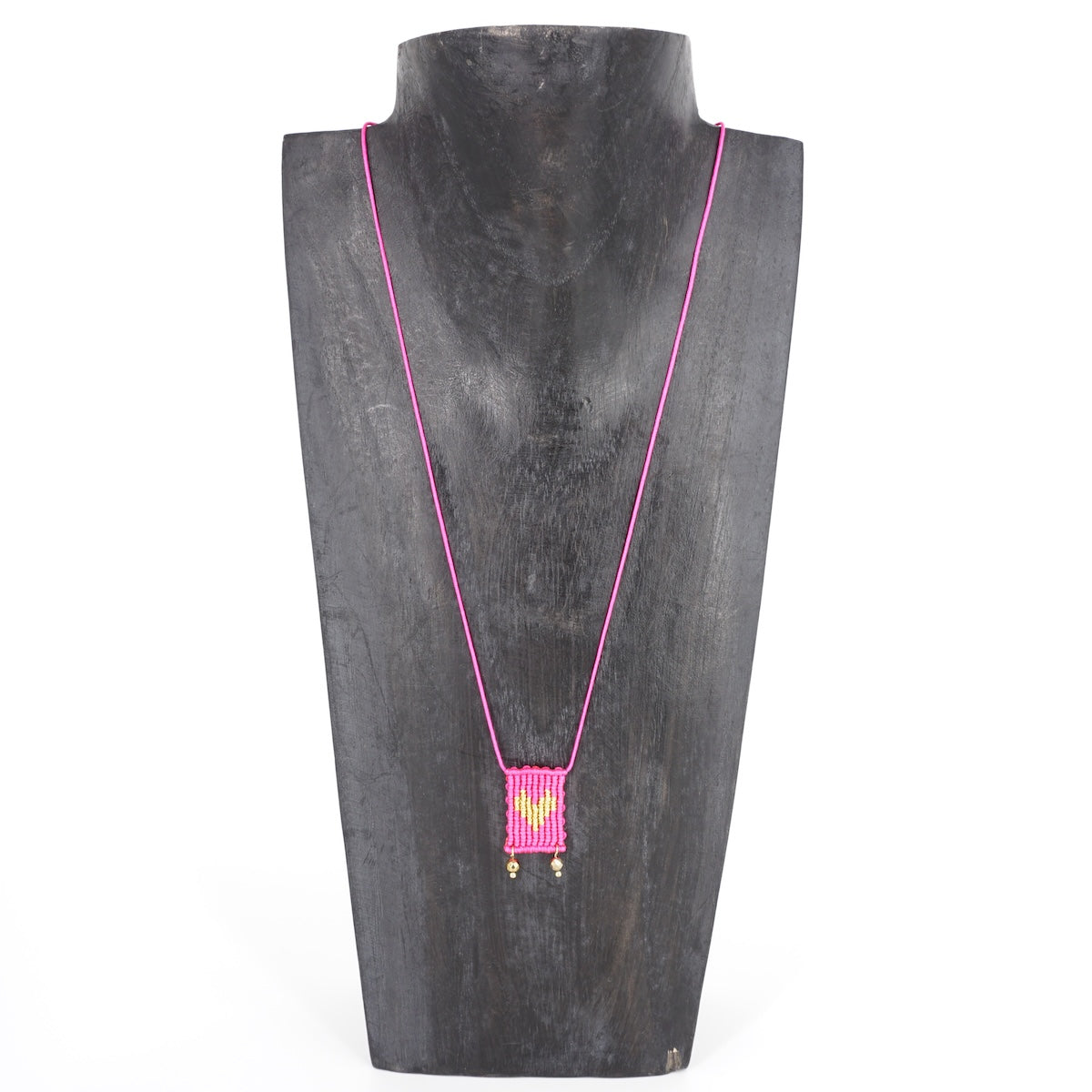 COLLANA TALISMANO CORDINO CUORE FUCSIA COLLANA TALISMANO TESSUTO CUORE FUCSIA NOMADEA 