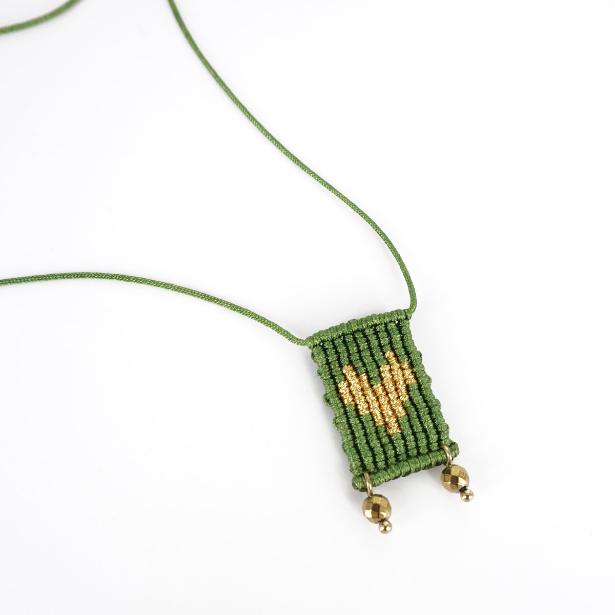 COLLANA TALISMANO CORDINO VERDE COLLANA TALISMANO TESSUTO CUORE VERDE ERBA NOMADEA 
