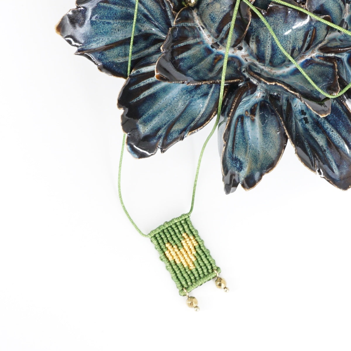 COLLANA TALISMANO CORDINO VERDE COLLANA TALISMANO TESSUTO CUORE VERDE ERBA NOMADEA 