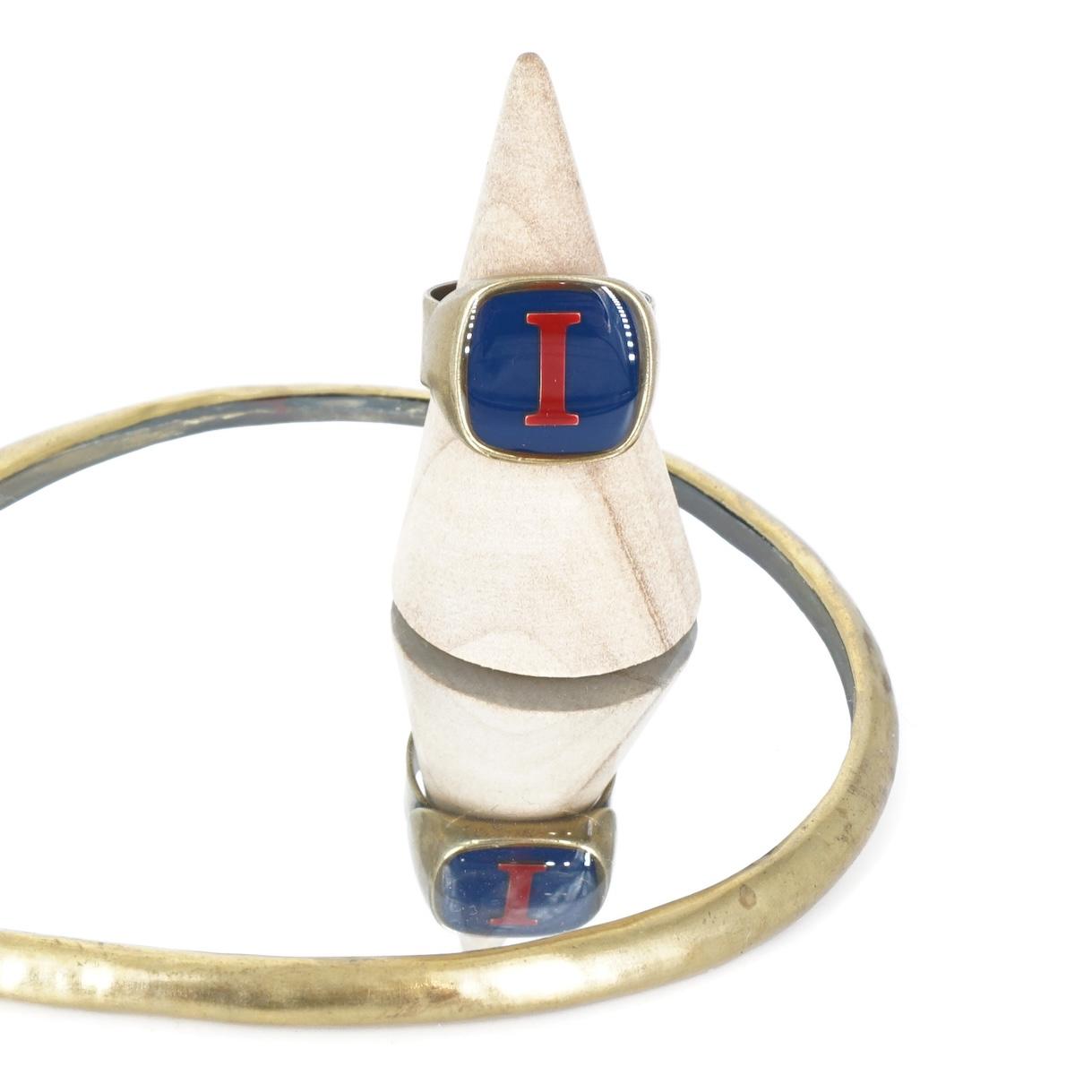 ANELLO LETTERA I BLU ANELLO LETTERA I BLU E ROSSO UNIQUE UNCONVENTIONAL DETAILS 