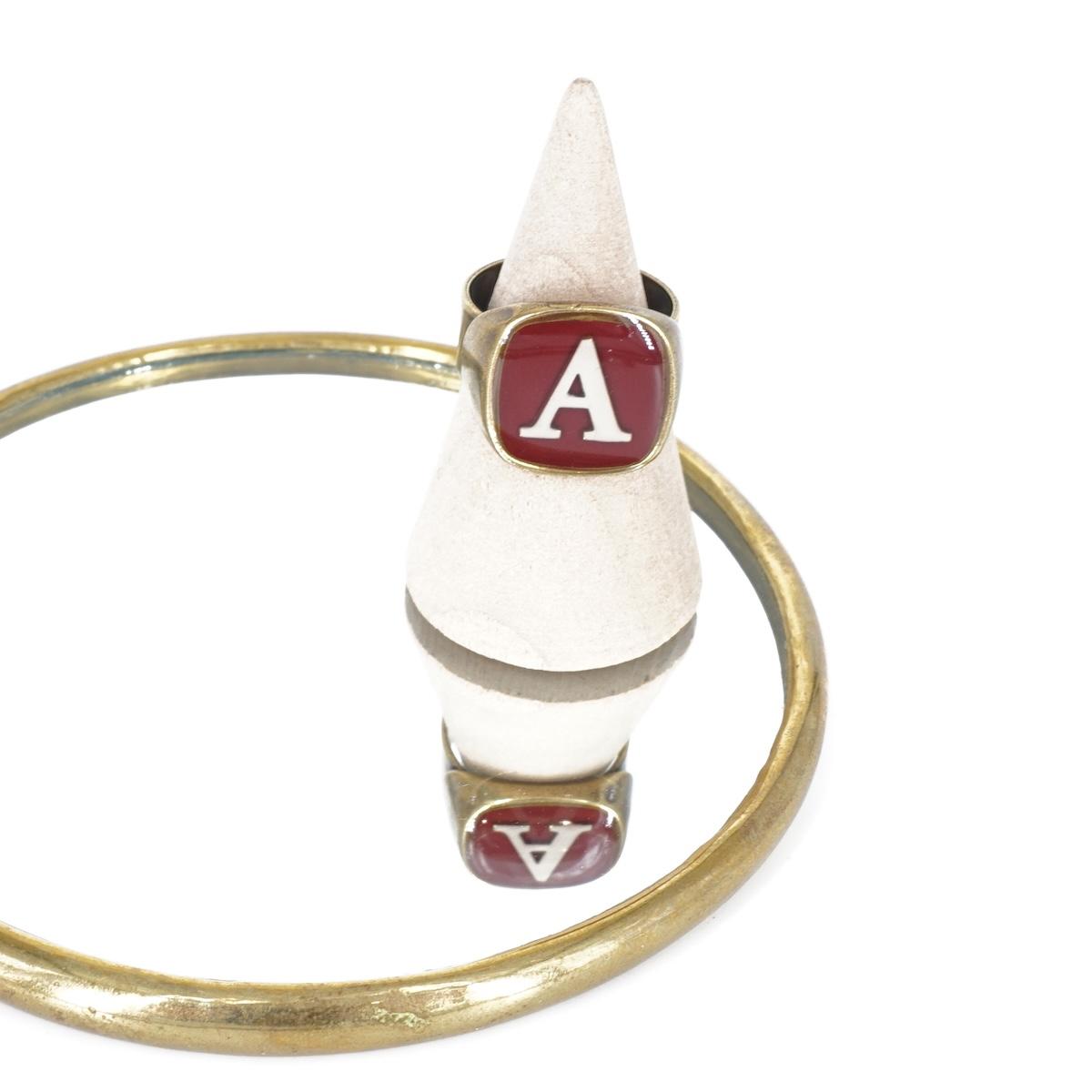 ANELLO LETTERA A BORDEAUX ANELLO LETTERA A BORDEAUX E AVORIO UNIQUE UNCONVENTIONAL DETAILS 