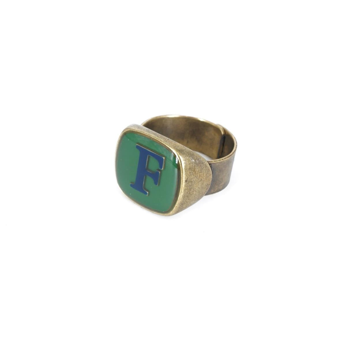 ANELLO LETTERA F VERDE ANELLO LETTERA F VERDE E BLU UNIQUE UNCONVENTIONAL DETAILS 