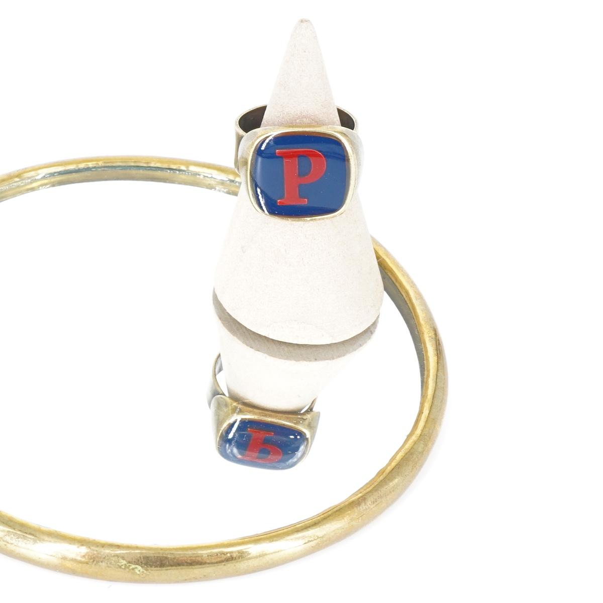 ANELLO LETTERA P BLU ANELLO LETTERA P BLU E BORDEAUX UNIQUE UNCONVENTIONAL DETAILS 