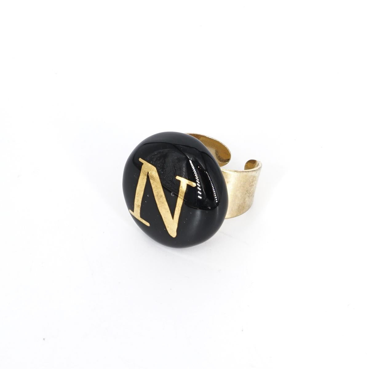 Anello lettera N nero ANELLO LETTERA N NERO VETRO FUSO 