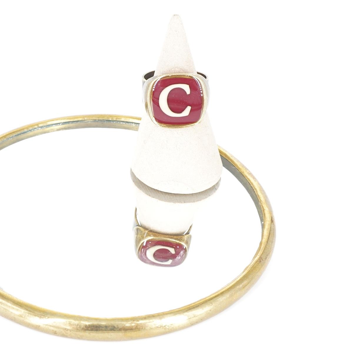 ANELLO LETTERA C BORDEAUX ANELLO LETTERA C BORDEAUX E AVORIO UNIQUE UNCONVENTIONAL DETAILS 