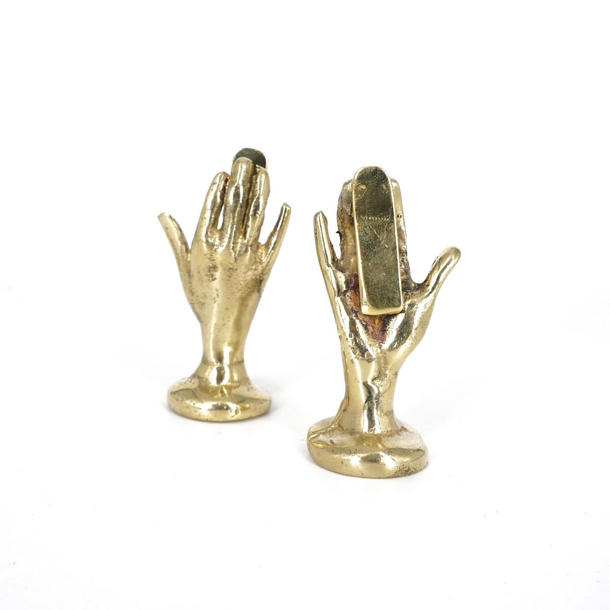 Manina segnaposto in ottone<BR/> MANO SEGNAPOSTO OTTONE  BERC SOPHIE 