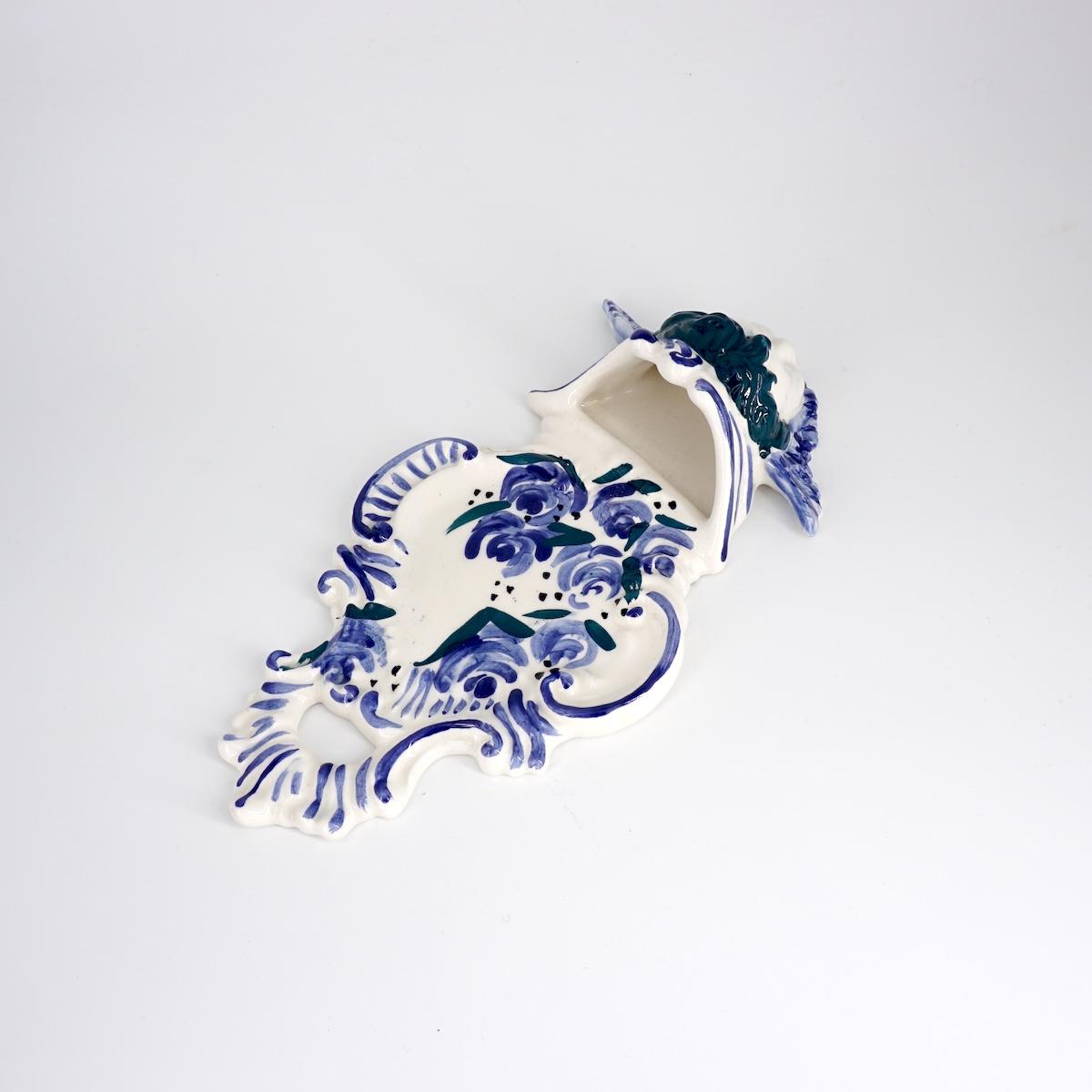 Acquasantiera big ANGELO BLU E BIANCO CON CAPELLI VERDI