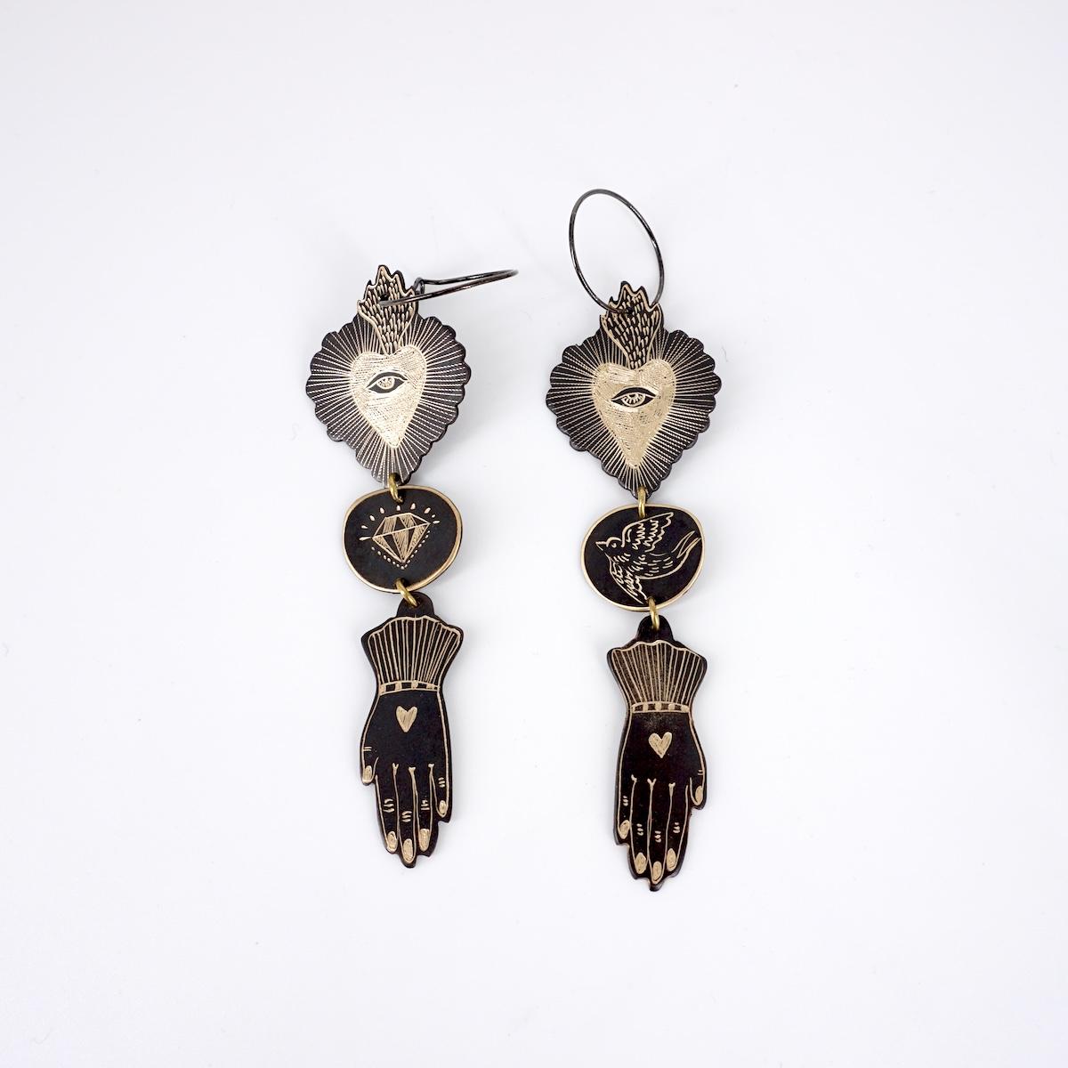 ORECCHINI TRIPLI EXVOTO, DIAMANTE, MANO