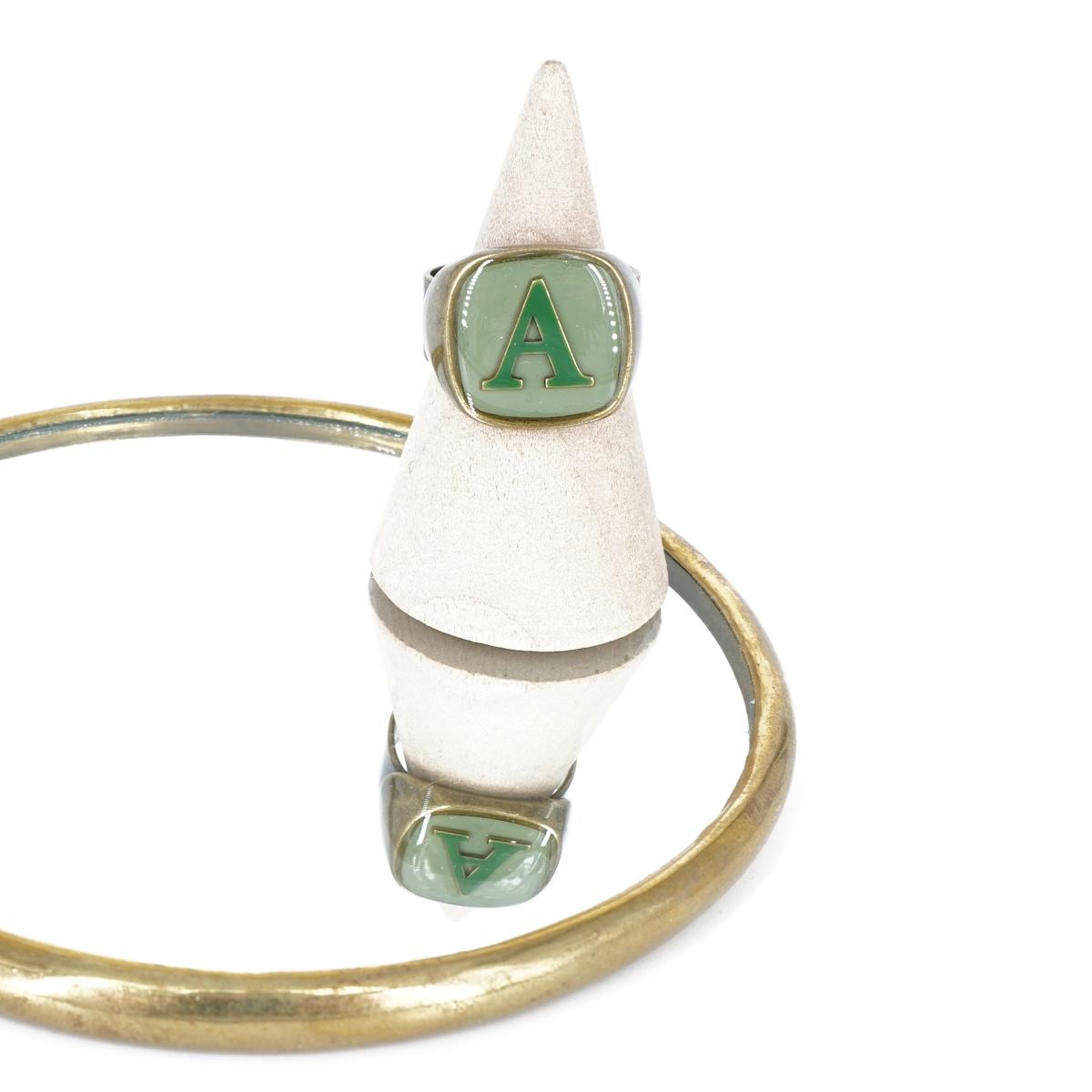 ANELLO LETTERA A VERDE MENTA ANELLO LETTERA A VERDE MENTA E VERDE BOSCO UNIQUE UNCONVENTIONAL DETAILS 