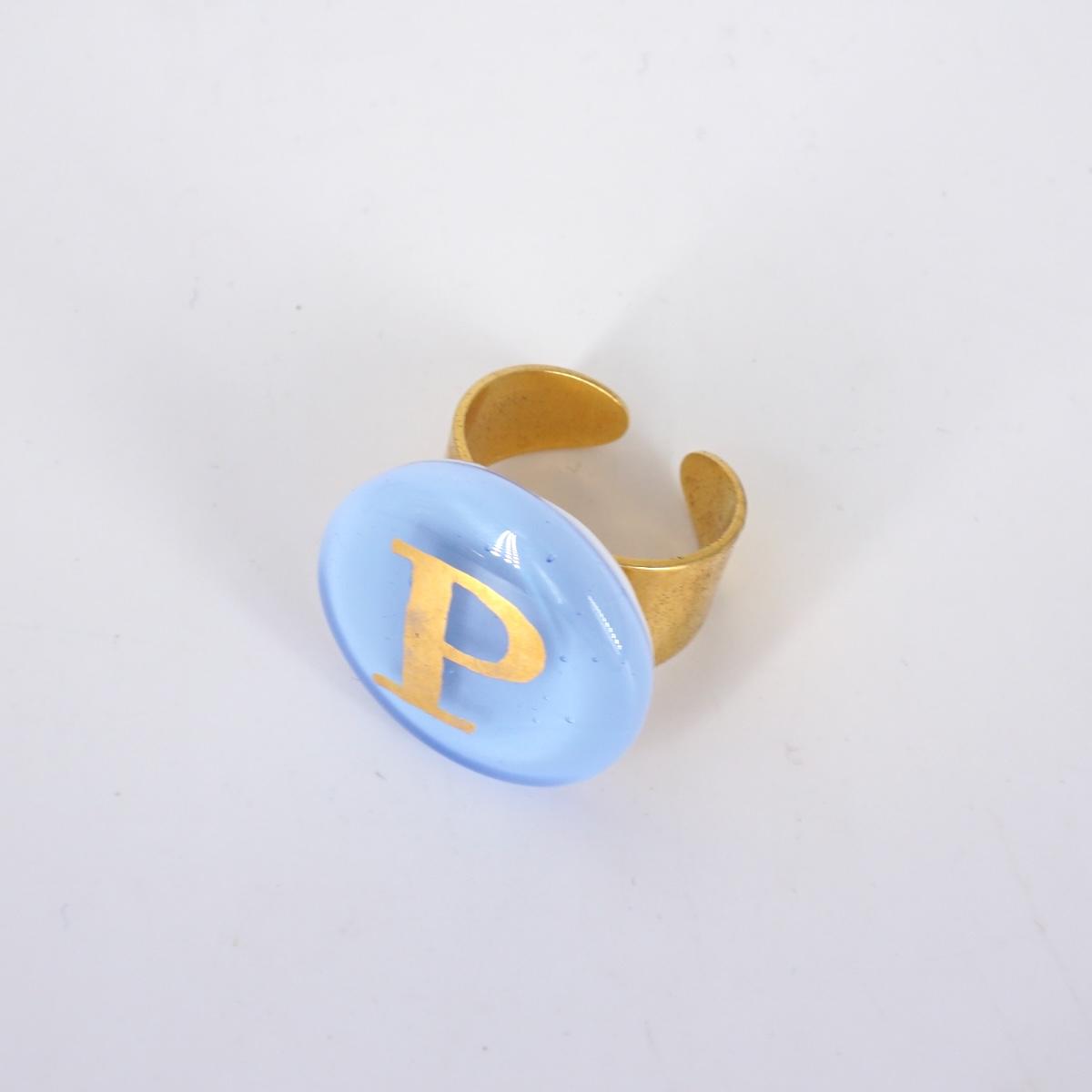 VETRO FUSO ANELLO LETTERAP LAVANDA CHIARO