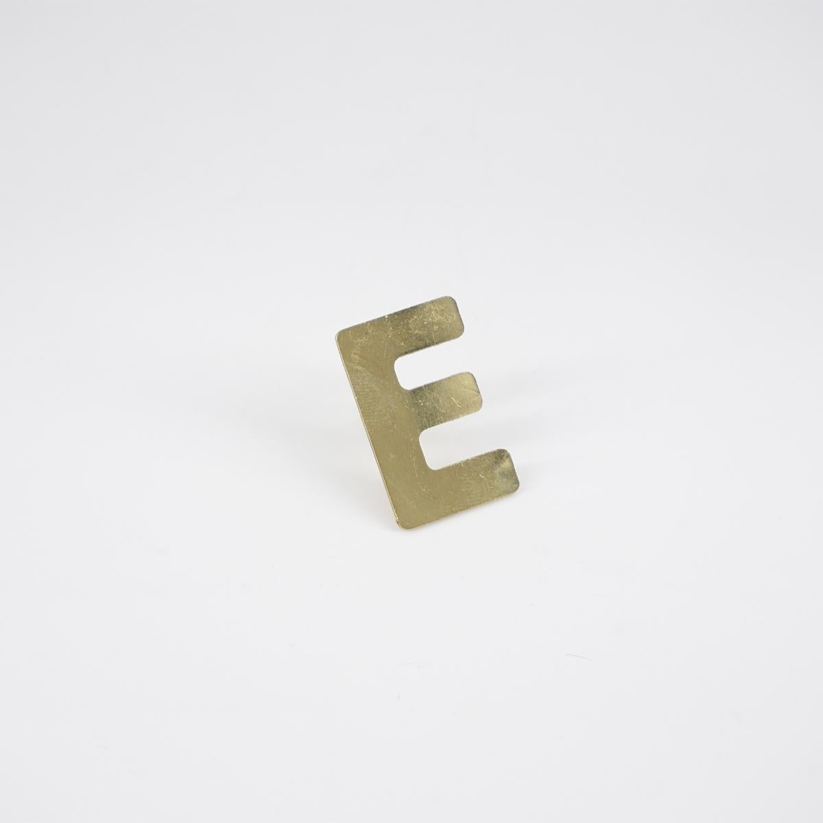 Shiny nail E