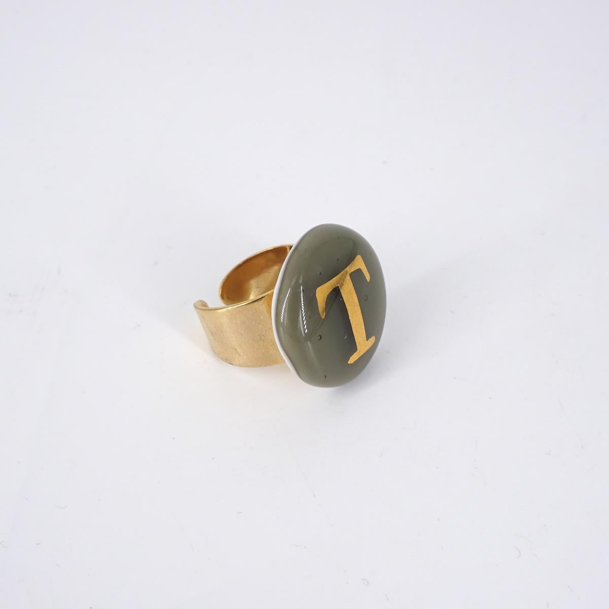VETRO FUSO ANELLO LETTERAT GRIGIO