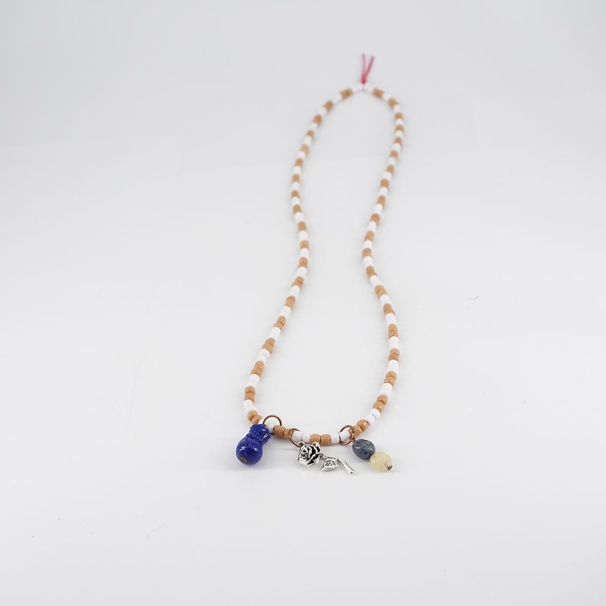 White/sand multicharms necklace