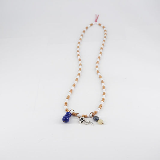 White/sand multicharms necklace